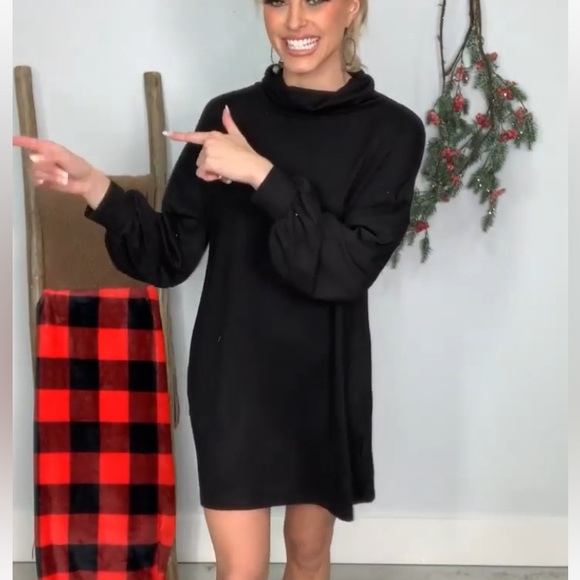 Cowl Neck Long Tunic Top - Picture 3 of 6